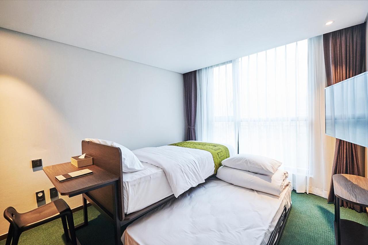 Jeju Pureun Hotel Seogwipo Exterior foto